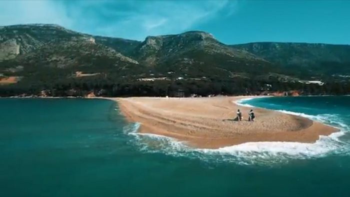 2Cellos release their latest video filmed on Zlatni rat beach